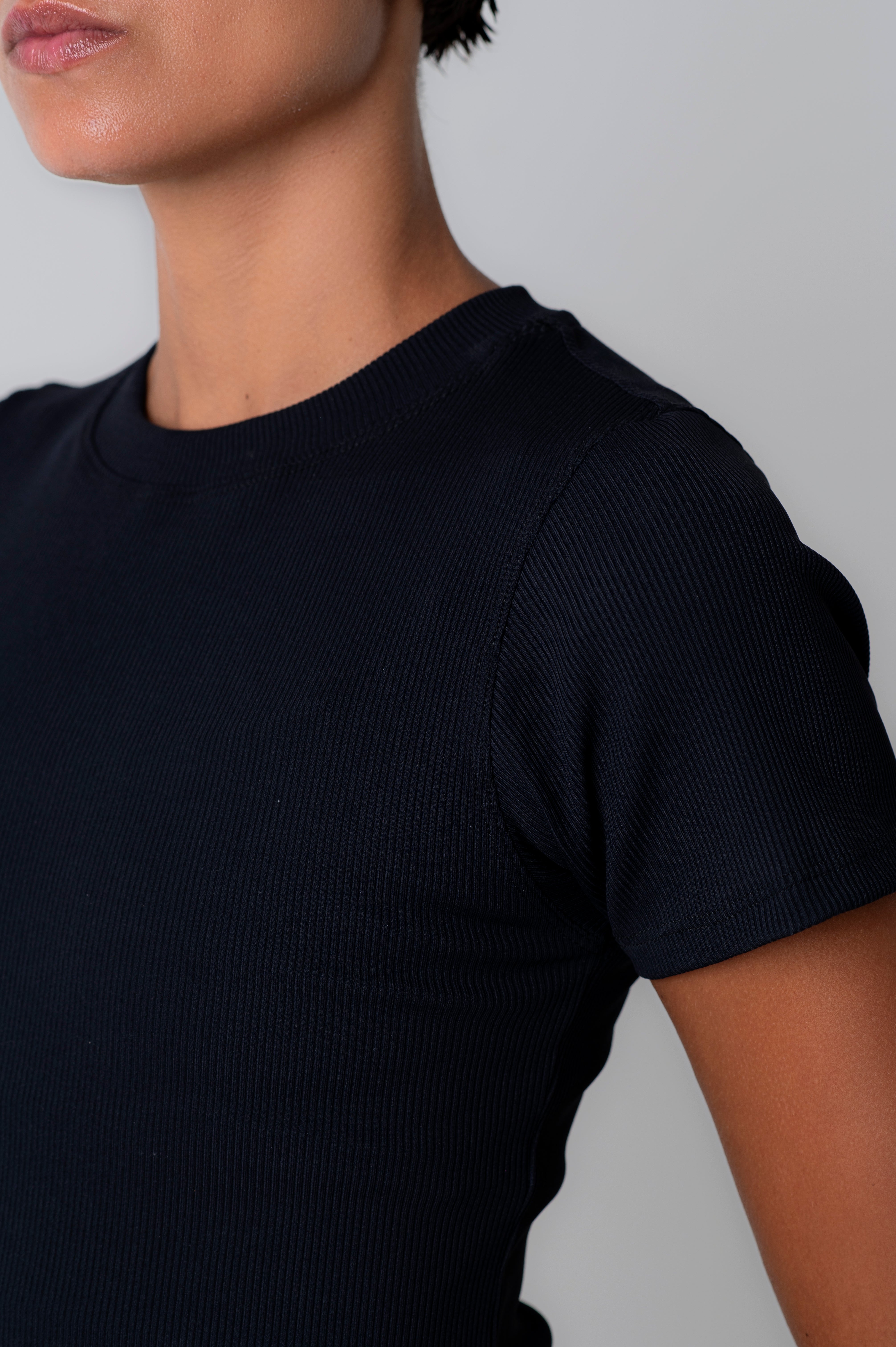 Blusa Manga Curta Rib - Preto