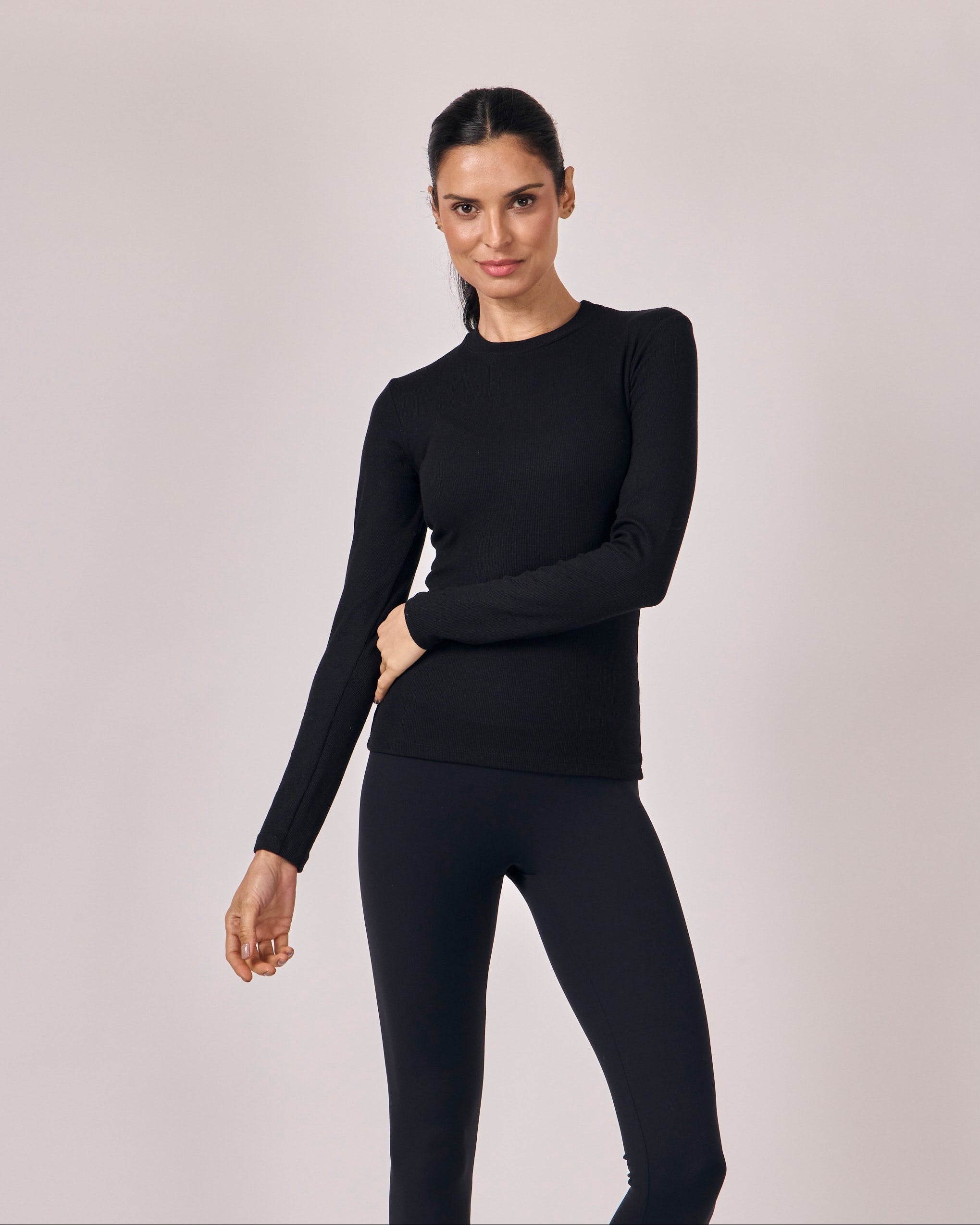 Blusa Manga Longa Ajustada Modal - Preto