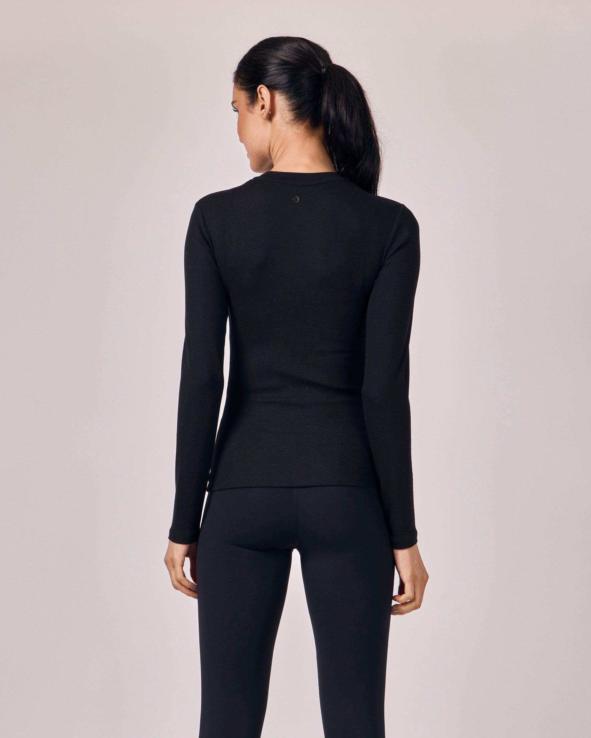 Blusa Manga Longa Ajustada Modal - Preto