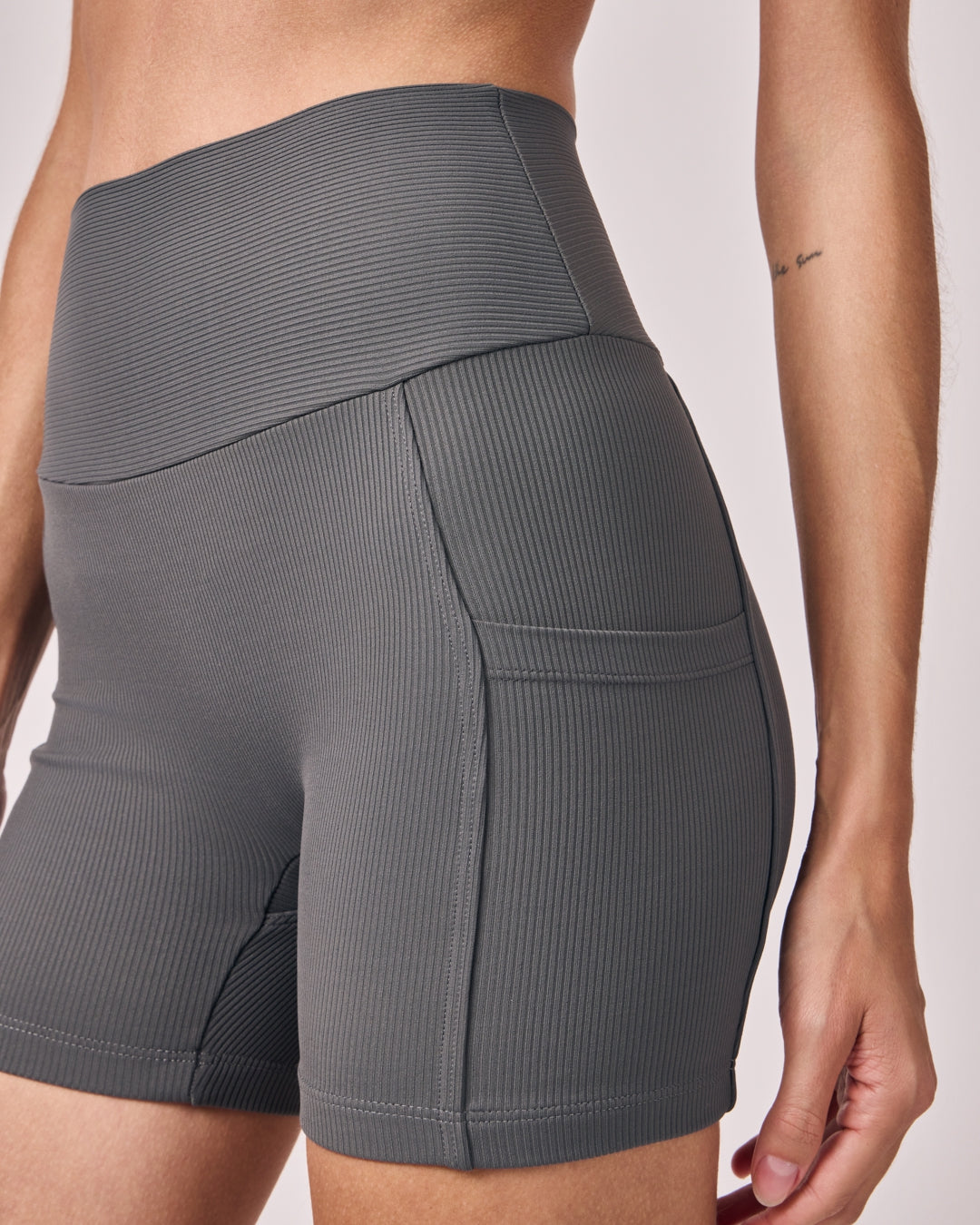 Shorts Biker Rib - Cinza Chumbo
