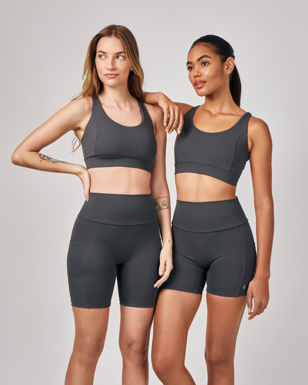 Shorts Biker Curto - Cinza Chumbo
