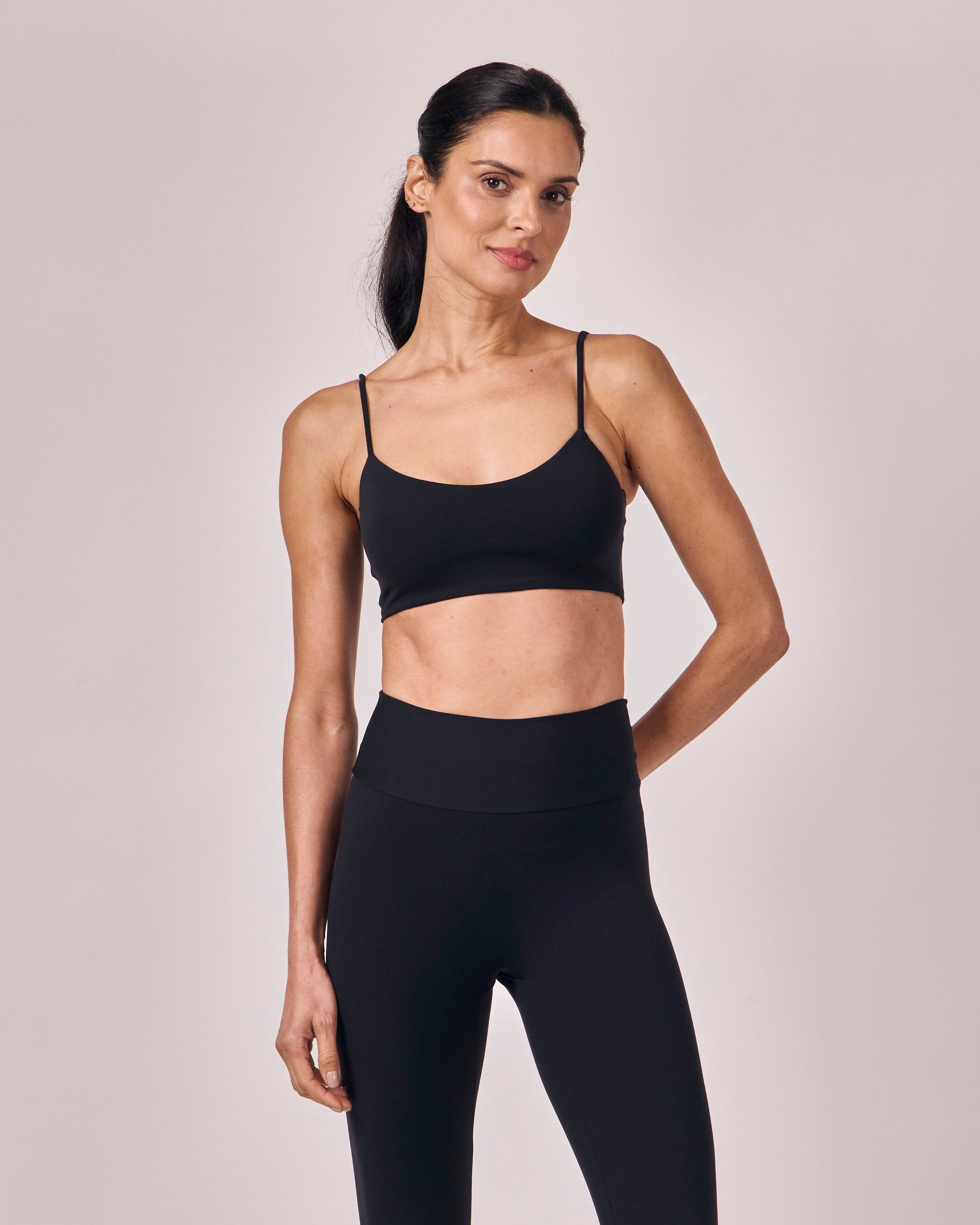 Top Essential - Preto