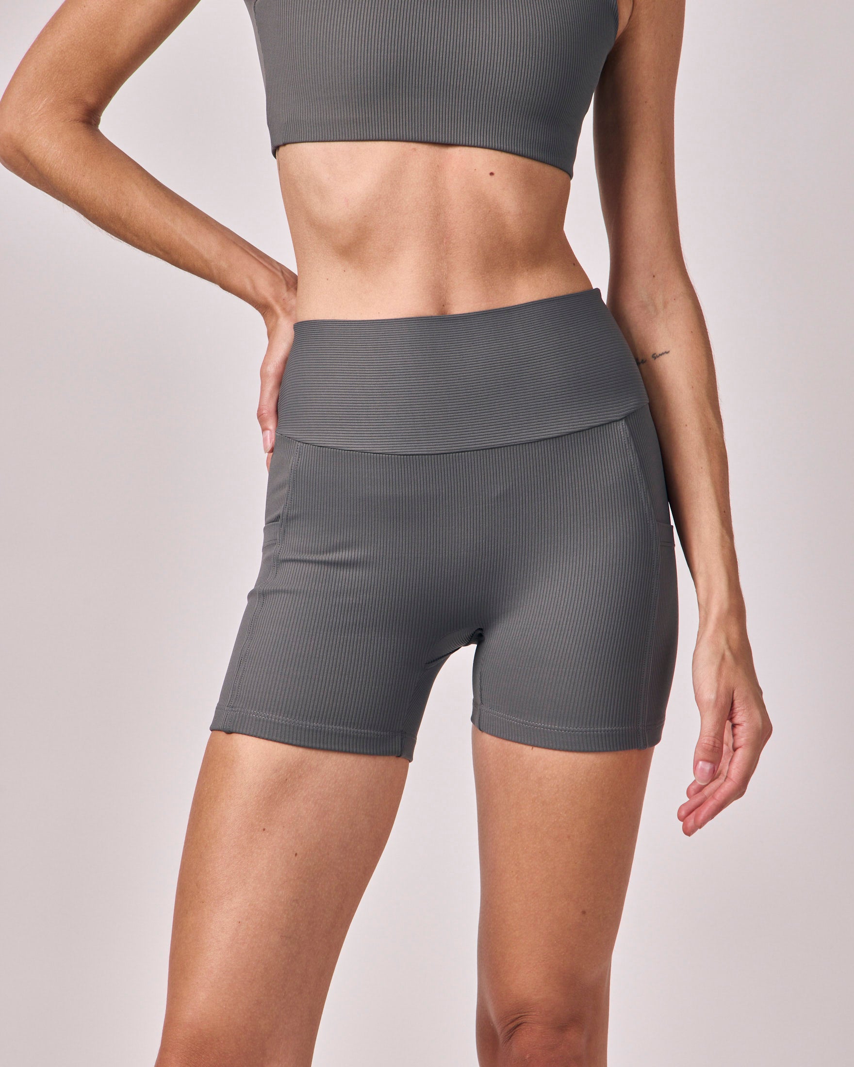 Shorts Biker Rib - Cinza Chumbo